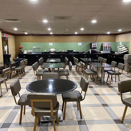 Ramada by Wyndham Rochelle Park Near Paramus Exteriör bild