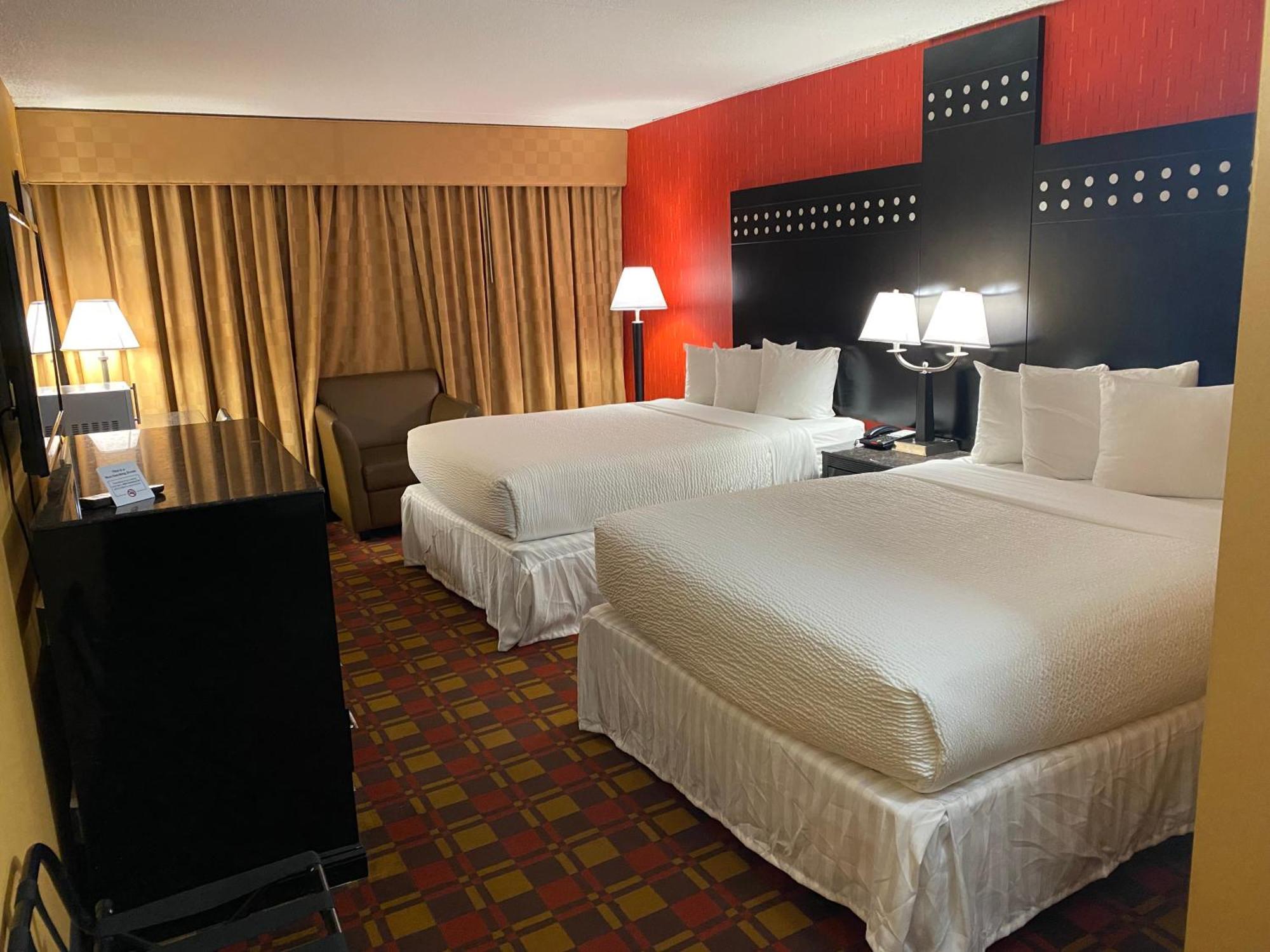 Ramada by Wyndham Rochelle Park Near Paramus Exteriör bild