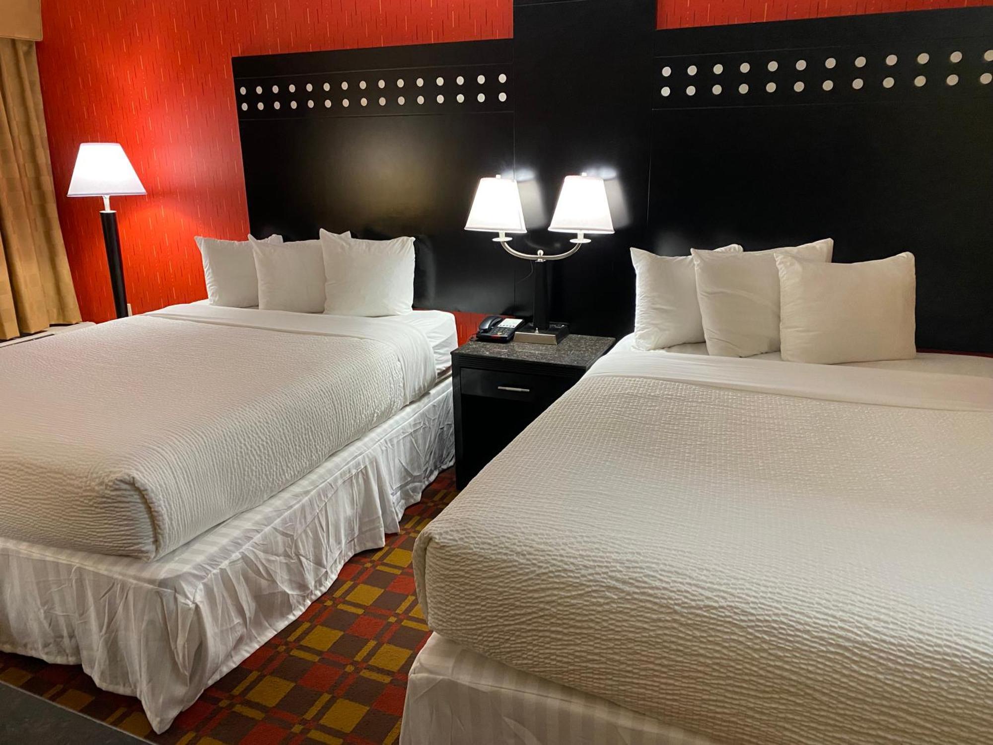 Ramada by Wyndham Rochelle Park Near Paramus Exteriör bild